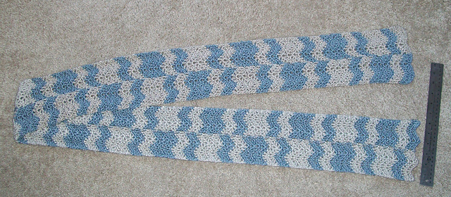 Two-tone scarf