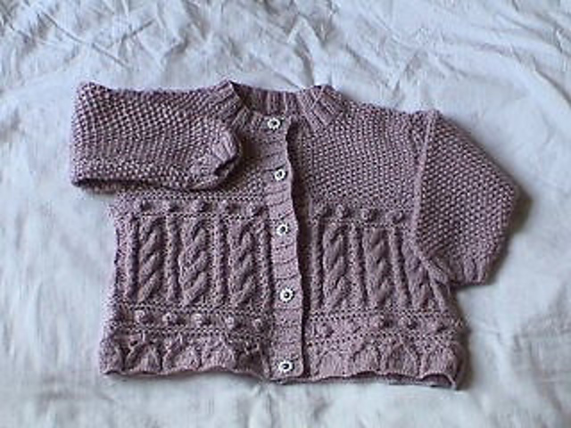 Round- or V-neck Cardigan
