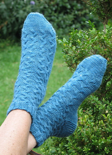 wave cable socks