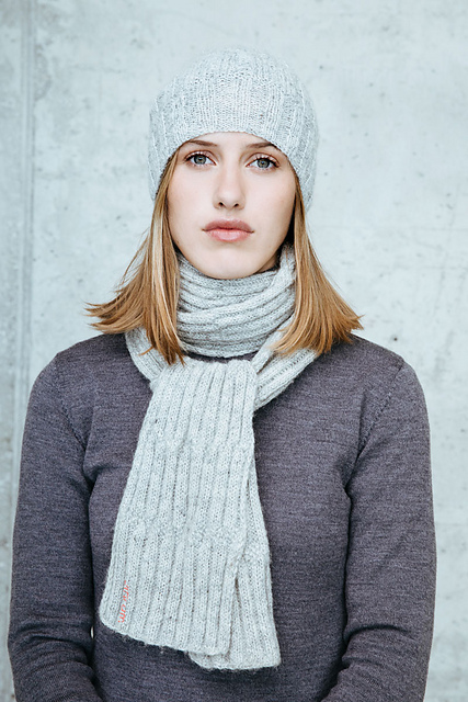 KBG 08 Hat & Scarf