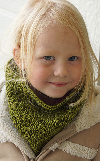 Cabernet Infinity Scarf - fingering