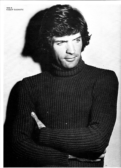 1868 Slim-fitting sweater with turtleneck
