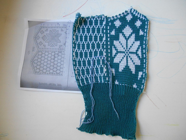 1092 Mittens