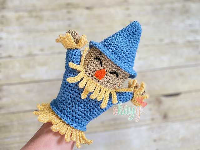 Ravelry: Scarecrow Hand Puppet pattern by Erin Greene
