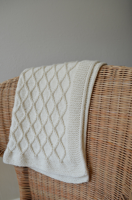 Babydecke mit Rautenmuster