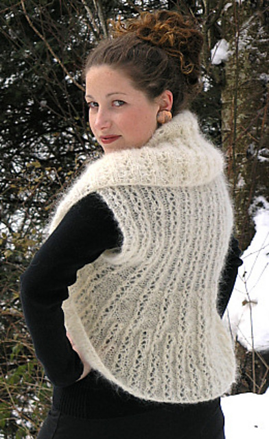 Reversible Lace Shrug with Contour Shaping