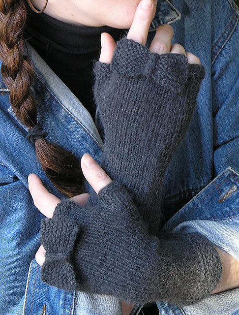 Fingerless Mitts with a Bow