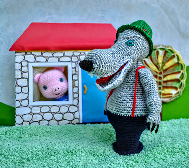 Big Bad Wolf Amigurumi (finger puppet)