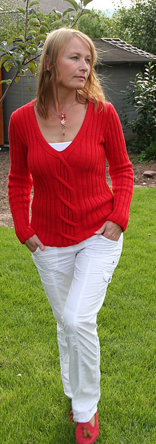 # 33 V-Pulli mit Mittelzopf 