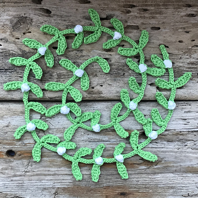 Mistletoe Garland