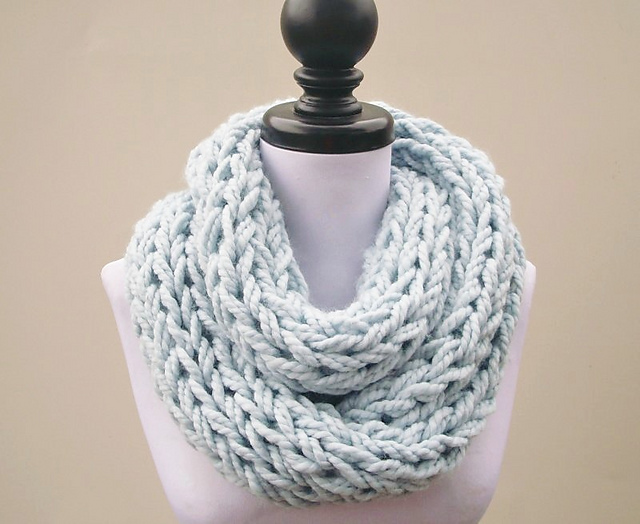 Polar Infinity Scarf