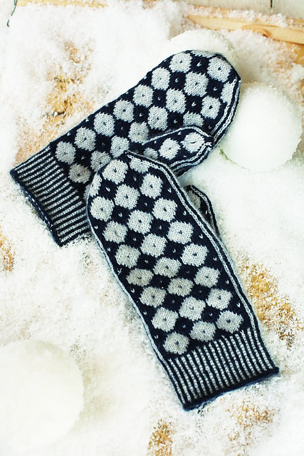 #31 Snowball Mittens