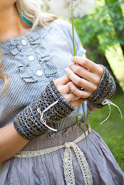 Lacy Inside Out Fingerless Gloves