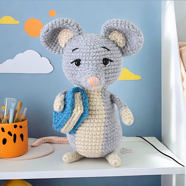 Bianca the Library Mouse