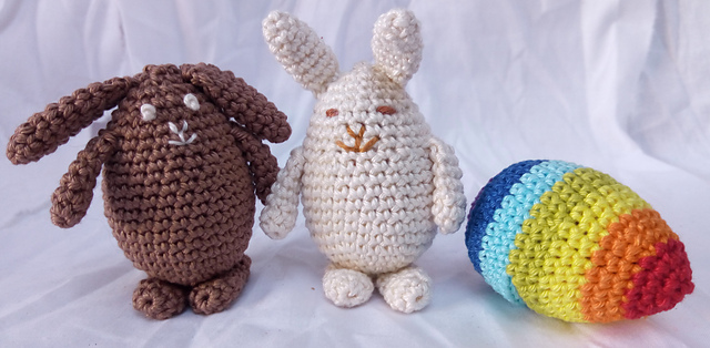 Bunny / rainbow creme egg cover