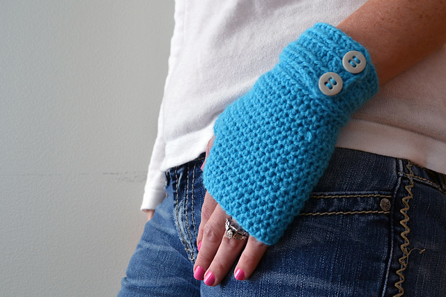 Button Fitted Fingerless Mitts