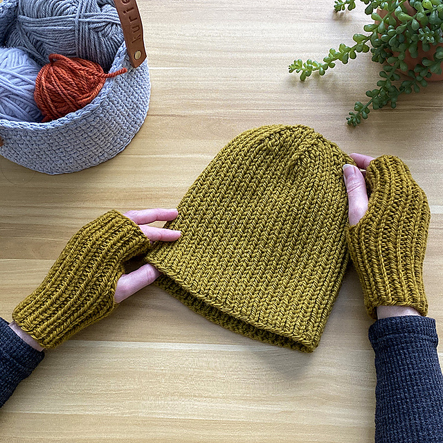 Nocturnal hat + mitts