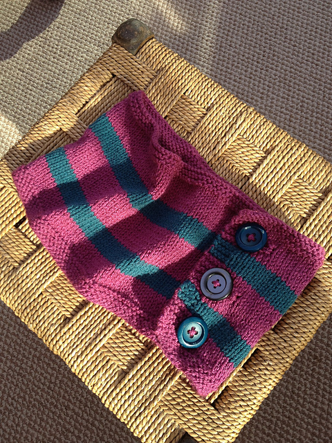 Simple Button Stripe Cowl