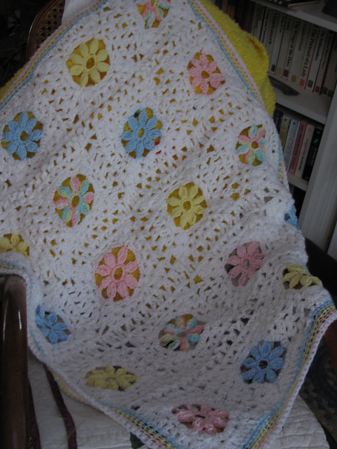 2631-258 Flower Blanket