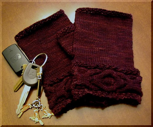 XOX Fingerless Mittens