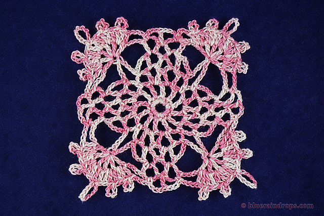 Rhombus in a Square Motif
