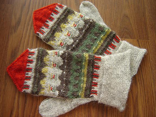 The Green Meadow Mittens