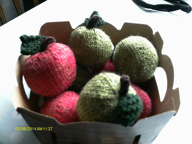 knitted apples