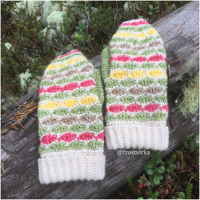 Mittens Lingonberries