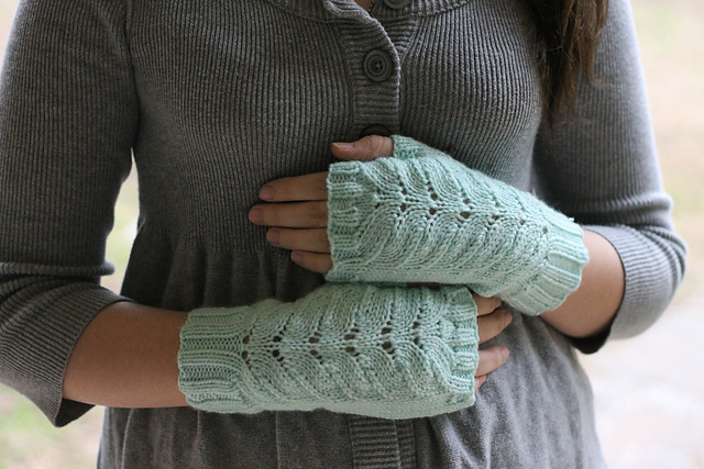 Lotus Mitts