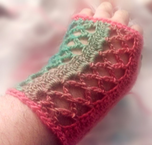 Lacy Fingerless Mitt's