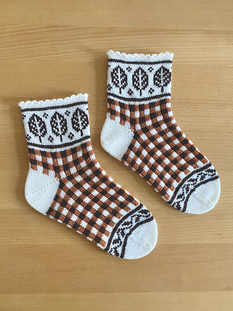 Gingham Leaf Socks