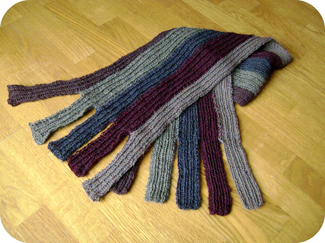 Echarpe à rayures verticales