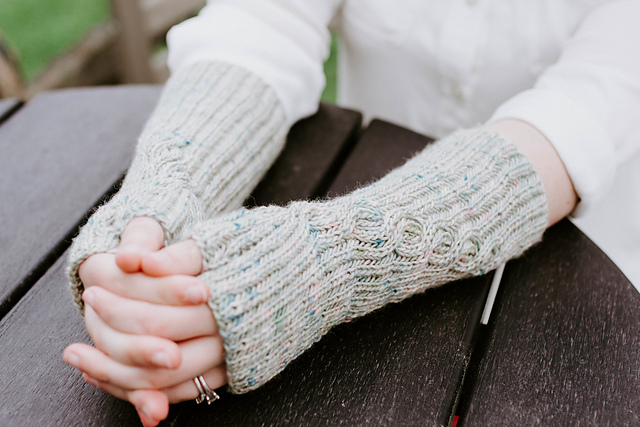 Wandering Ivy Fingerless Mitts