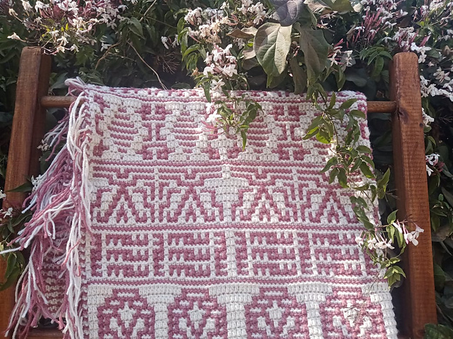 Deco Art Throw