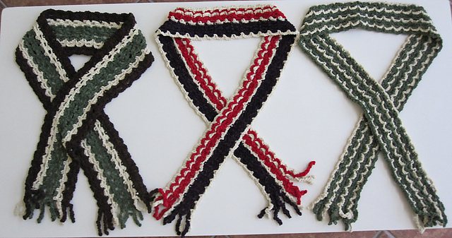Color chain scarf 