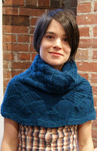 Entrelac Shoulder Warmer