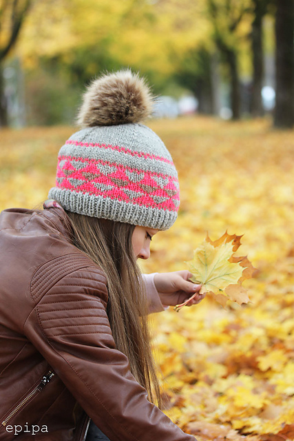 Hello November! Triangle Mütze