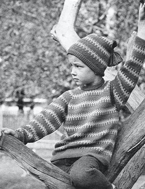 1366 Boy's sweater with woollen cap