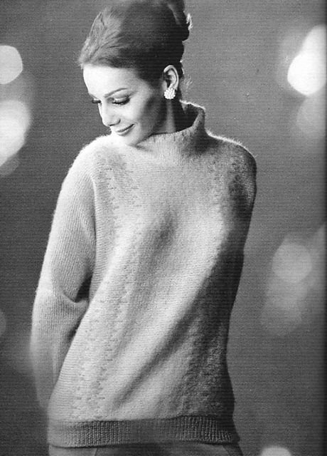 1374 Lady's sweater with dolman sleeves
