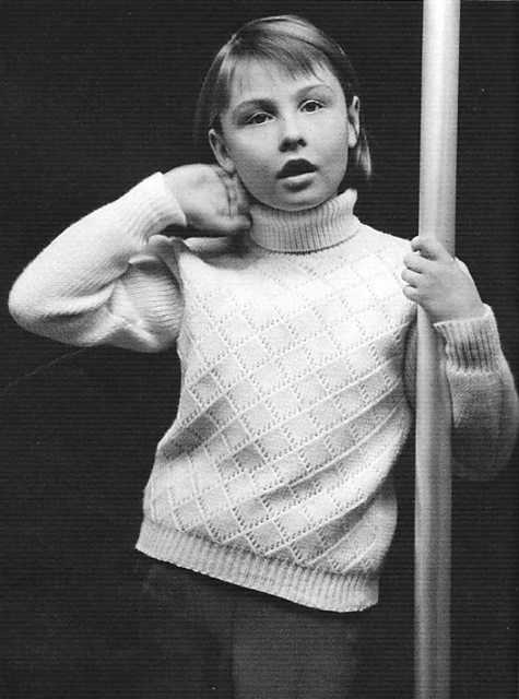 1428 Girl's sweater