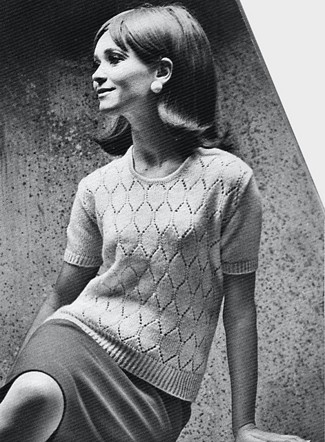 1454 Lady's sweater with short sleeves