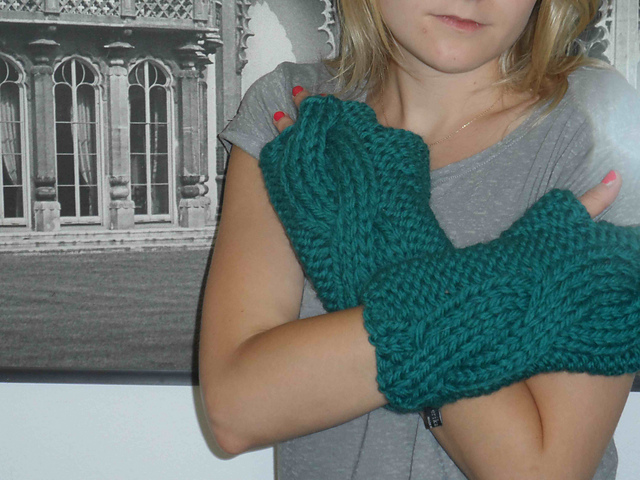 5. Cable Mitts