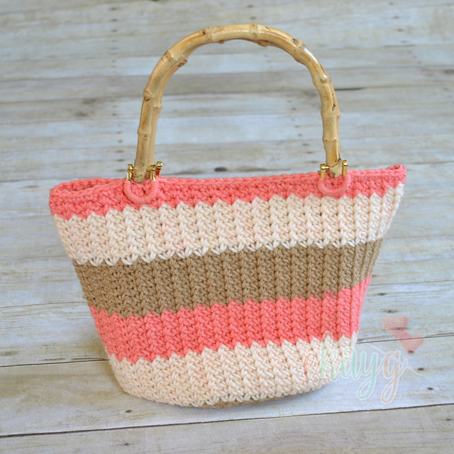 Seamlessly Stunning Handbag