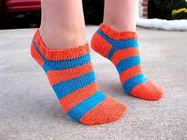 Simple Simons; Striped Socks From the Toe Up