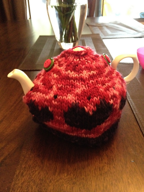 Heart Motif Tea Cosy