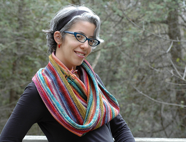 PRISM MOBIUS COWL
