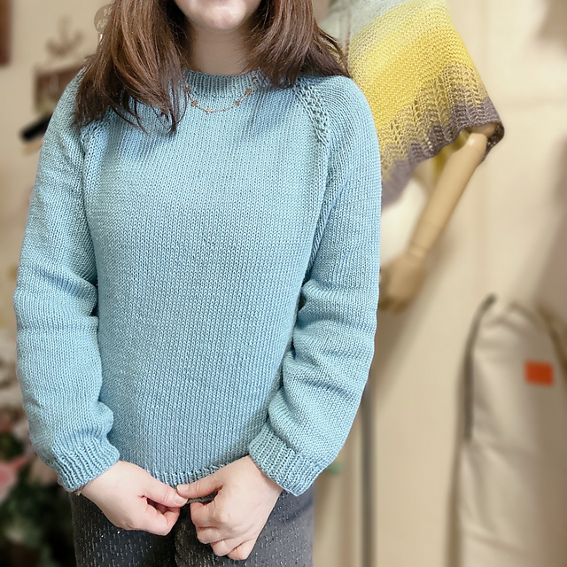 Petal Line Pullover
