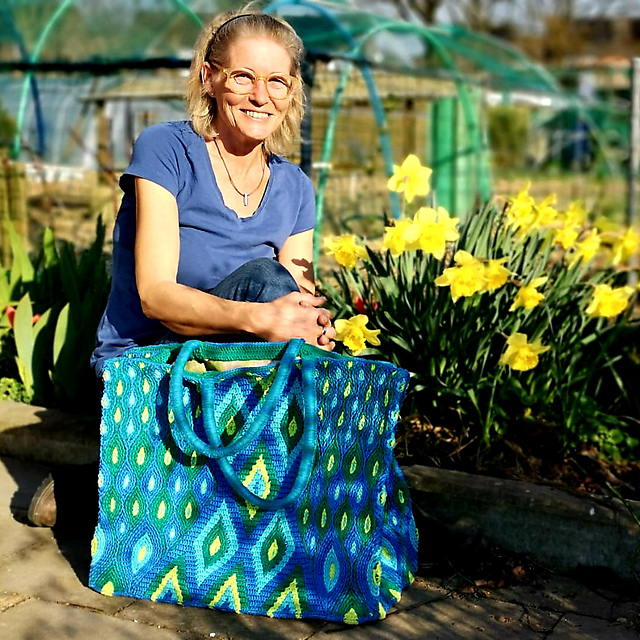 Evelyn's Peacock Inspired Bag
