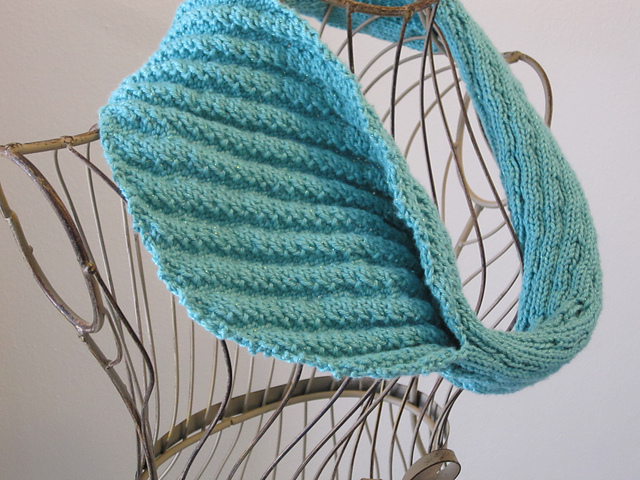 Calla Lily Cowl