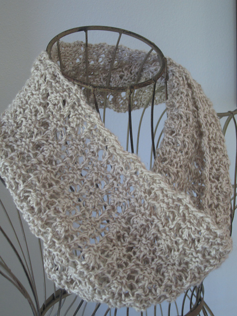 Madeira Mesh Cowl
